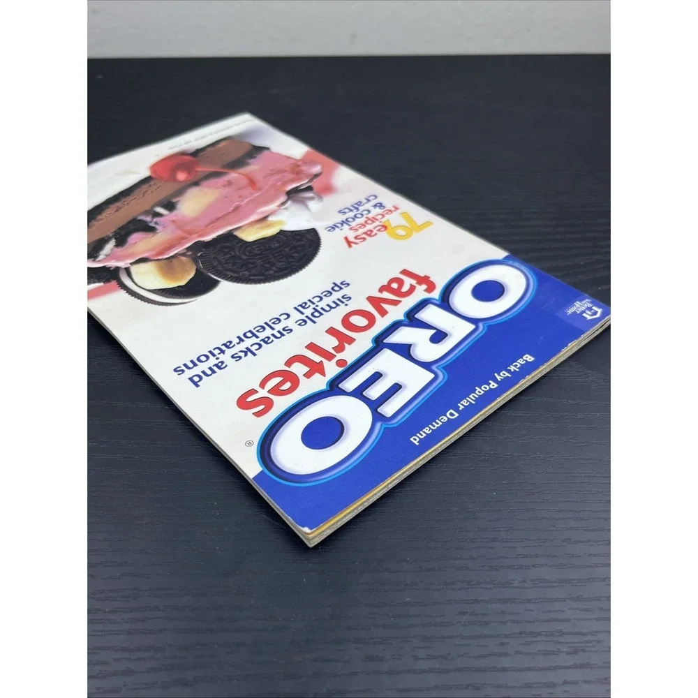 Oreo Favorites 79 Easy Recipes 2001 Cookbook Snacks Desserts Celebrations‎
